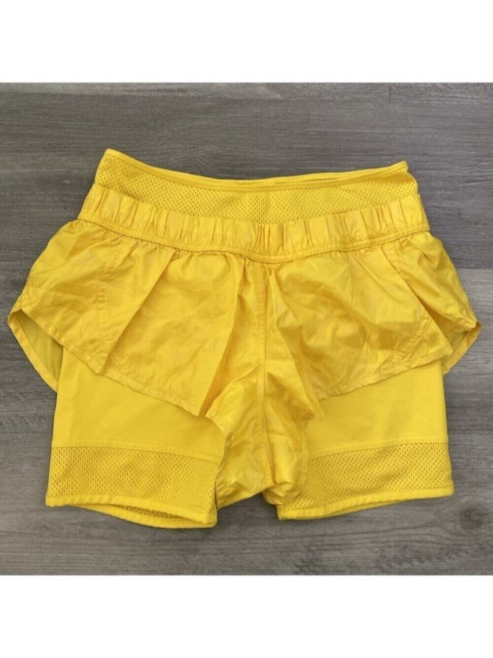 SAMPLE Adidas by Stella McCartney 2-in-1 Performance Shorts Yellow Tiered Sz 4